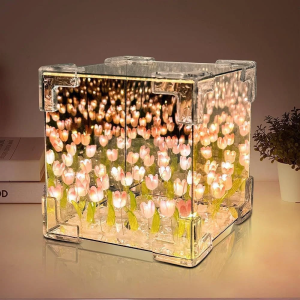 Cube Tulip Night lamp